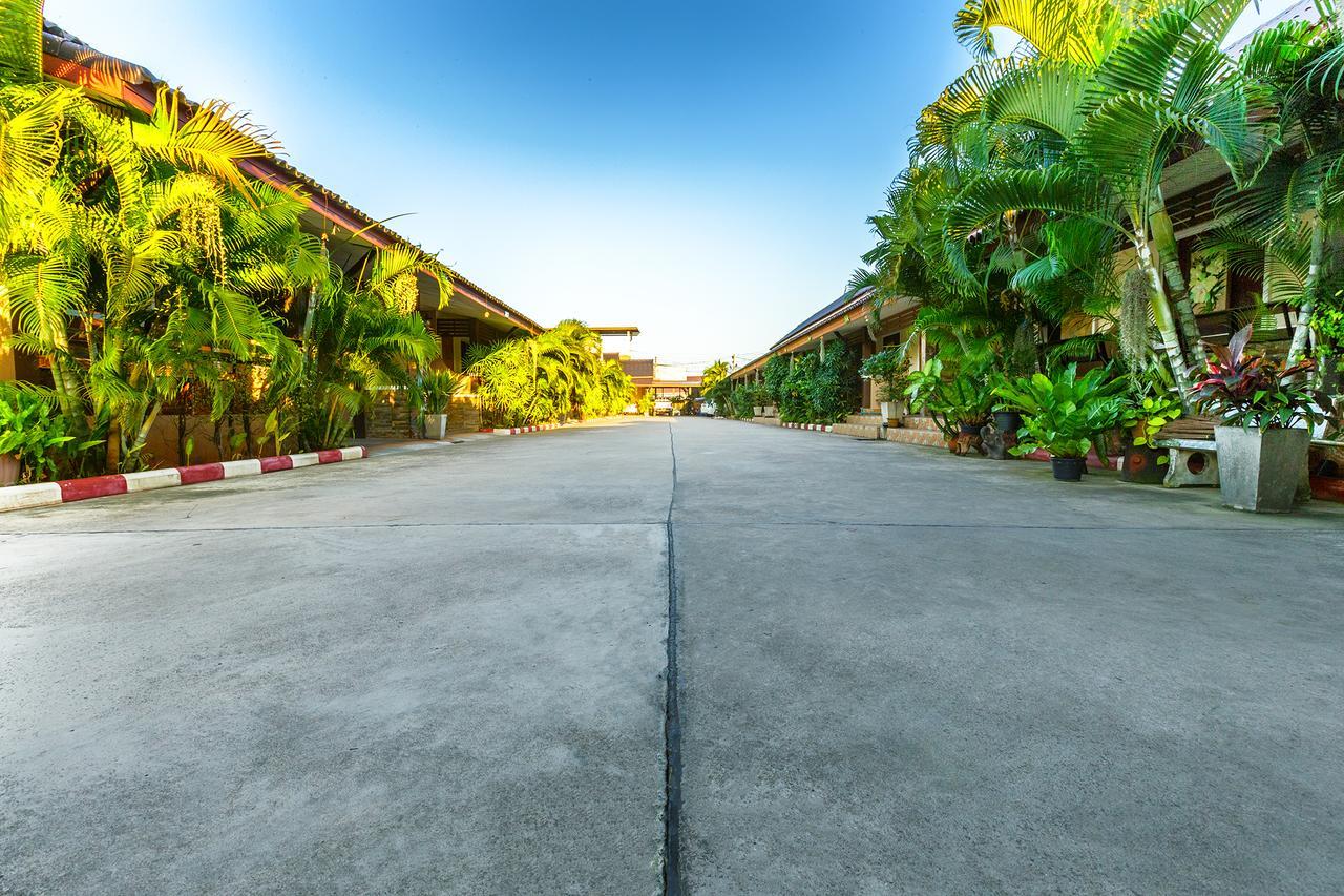 Nida Rooms Central 89 Plaza Resort 素叻他尼 外观 照片